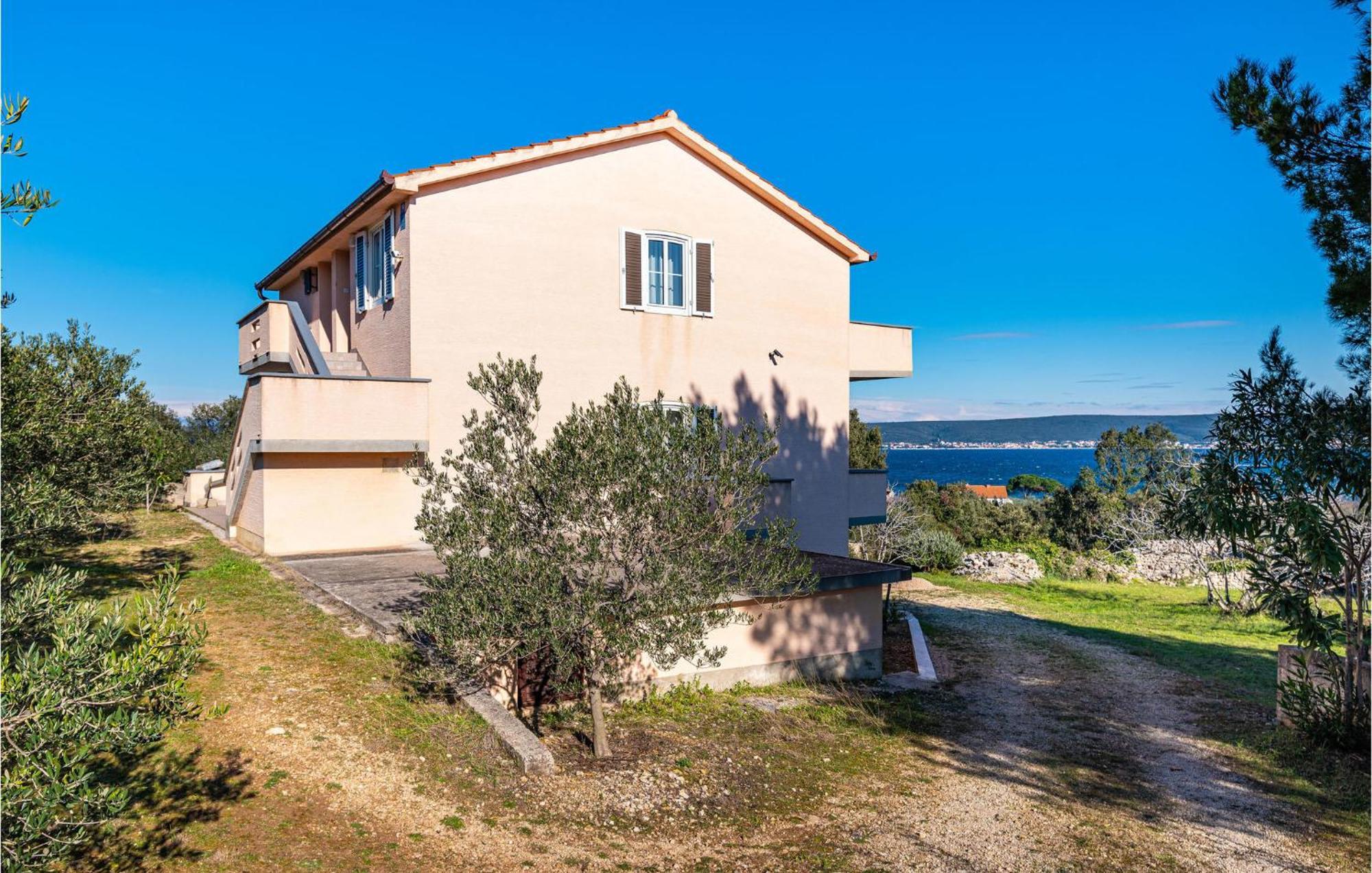 2 Bedroom Amazing Apartment In Neviđane Exterior foto